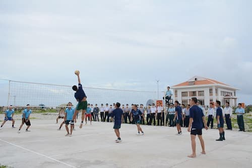 Tình đồng đội trên đảo Phan Vinh