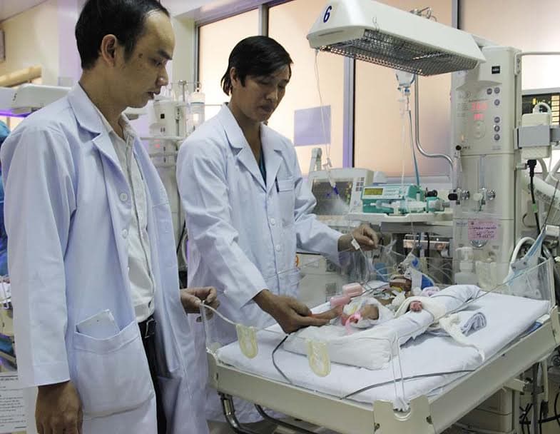 Phẫu thuật thành công trẻ sơ sinh nặng 900 gram bị bệnh tim bẩm sinh