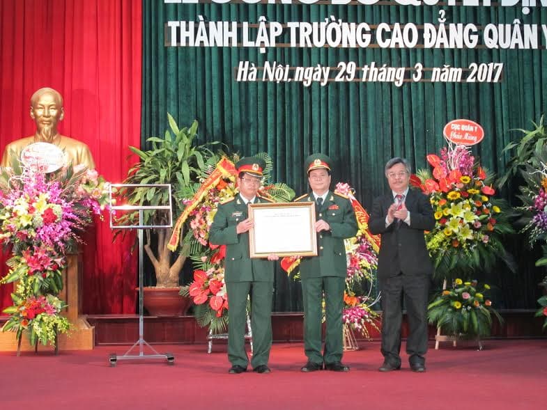 Công bố Quyết định thành lập Trường Cao đẳng Quân y 1