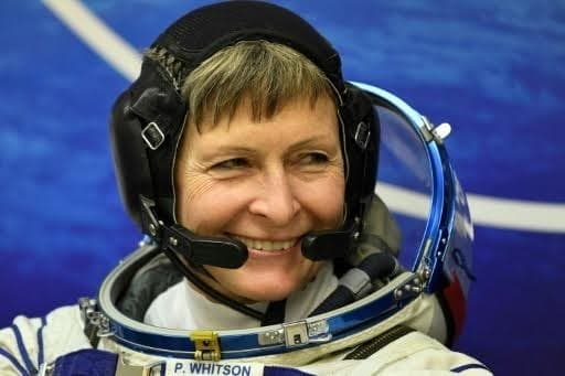 Peggy Whitson lập kỷ lục nữ du hành ra ngoài không gian nhiều nhất