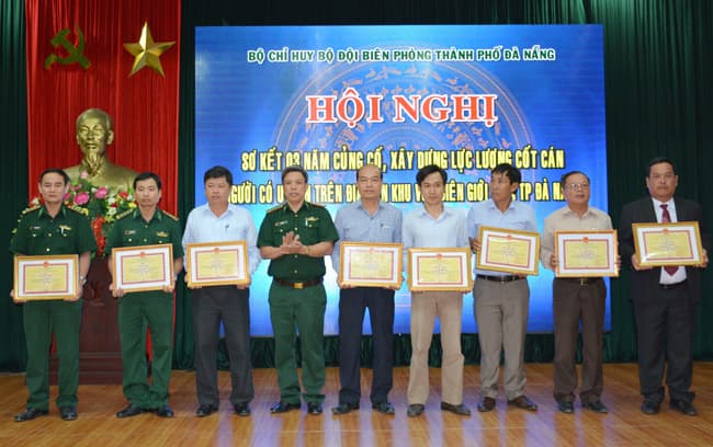 Phát huy vai trò người có uy tín, lực lượng cốt cán tham gia bảo vệ chủ quyền an ninh biên giới biển