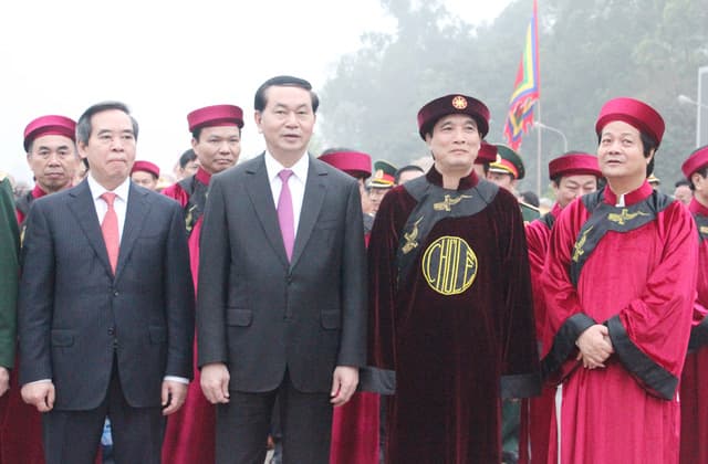 Chủ tịch nước Trần Đại Quang dâng hương tưởng nhớ các Vua Hùng