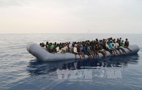 Hơn 700 người di cư được cứu ở ngoài khơi bờ biển Libya