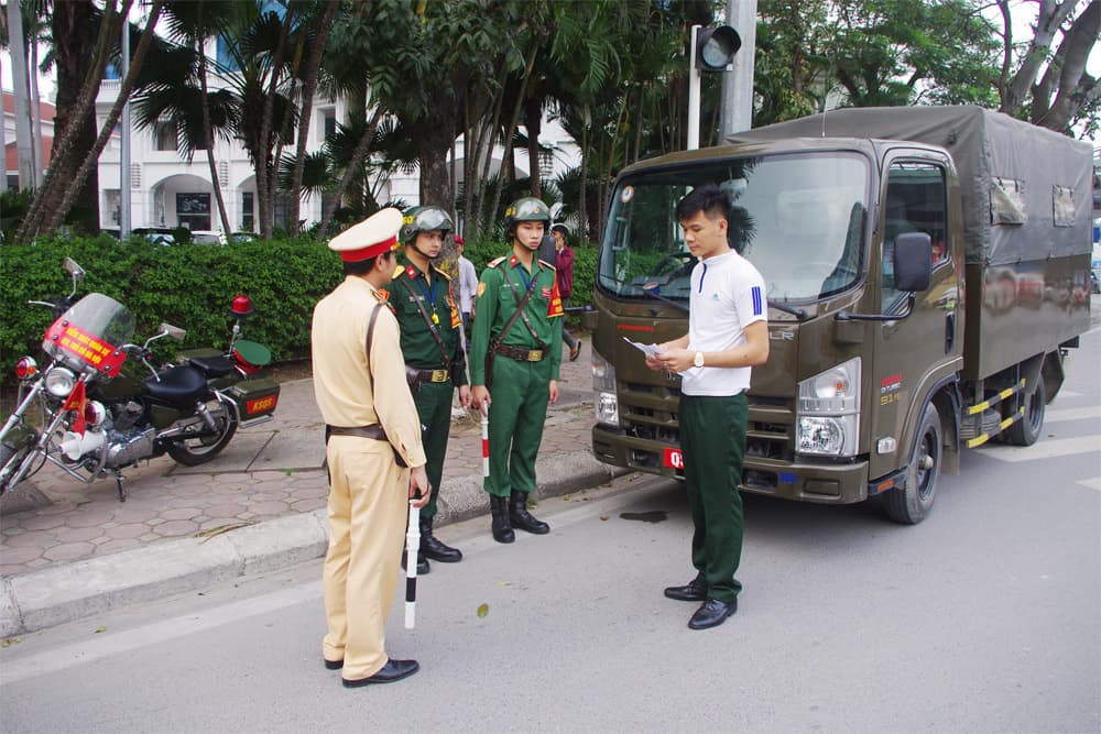 Xử lý nghiêm hành vi sản xuất, sử dụng biển số giả xe quân sự