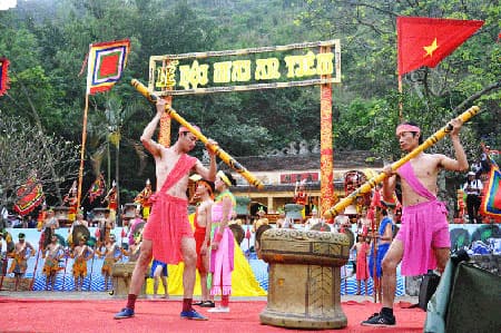 Tưng bừng Lễ hội Mai An Tiêm năm 2017