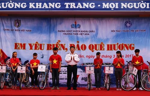 Để mọi người dân cùng thêm yêu biển, đảo