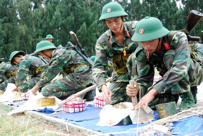 Bài 2: Đồng bộ biện pháp quản lý, rèn luyện cán bộ, đảng viên (tiếp theo và hết)