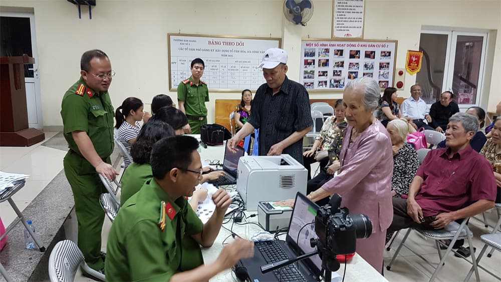 Vì dân phục vụ