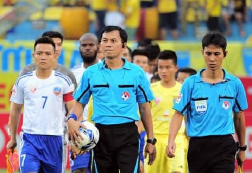 Tiếng còi lố