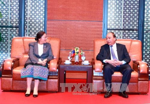 Thủ tướng Nguyễn Xuân Phúc tiếp Chủ tịch Quốc hội Lào