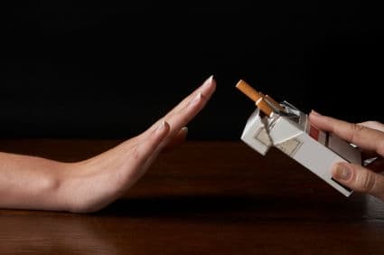 Để môi trường quân sự không khói thuốc lá