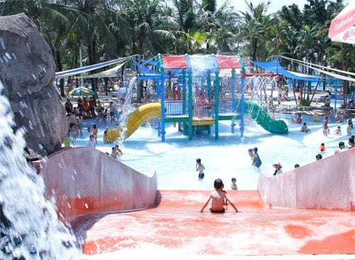 Nhiều ưu đãi cho du khách tại công viên nước Hồ Tây