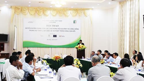 Bảo hộ quyền của các hộ gia đình và cộng đồng trong bảo vệ và phát triển rừng