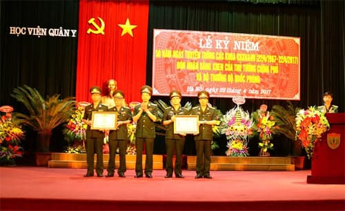 Đón nhận Bằng khen của Thủ tướng Chính phủ và Bộ trưởng Bộ Quốc phòng