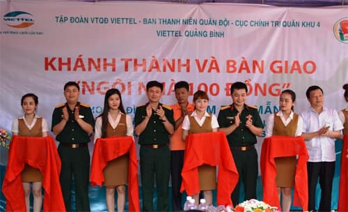Tập đoàn Viễn thông Quân đội Viettel tặng ngôi nhà 100 đồng cho hộ nghèo Quảng Bình