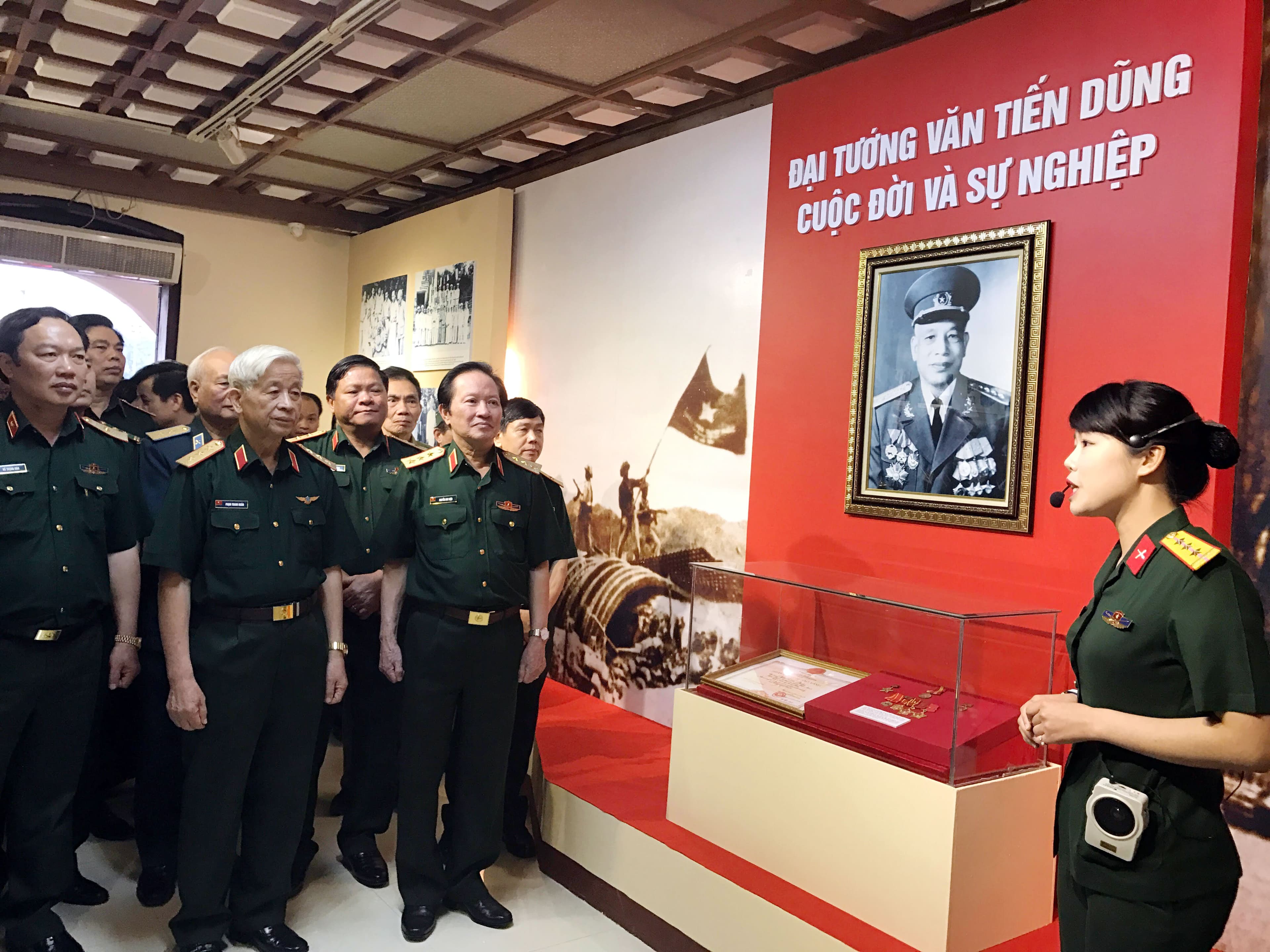 Khai mạc Triển lãm "Đại tướng Văn Tiến Dũng- Cuộc đời và sự nghiệp"