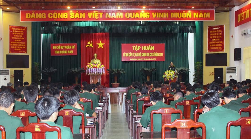 Tập huấn bí thư cấp ủy, cán bộ chính trị cơ sở năm 2017