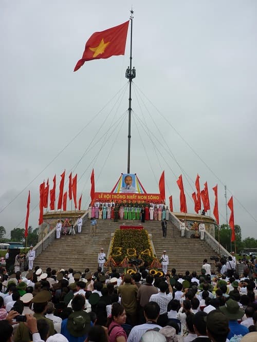 Khắc khoải một thời "Bên ven bờ Hiền Lương"...