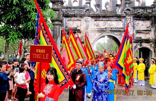 Đi hội làng, học được “sàng khôn”