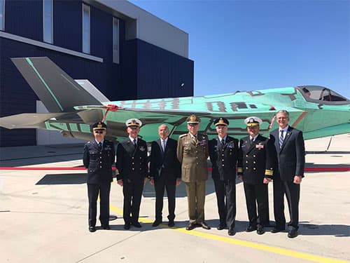 Lần đầu tiên máy bay chiến đấu F-35B được lắp ráp tại Italia