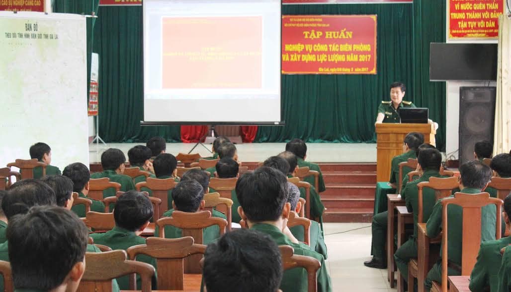 Bế giảng lớp tập huấn nghiệp vụ và xây dựng lực lượng năm 2017