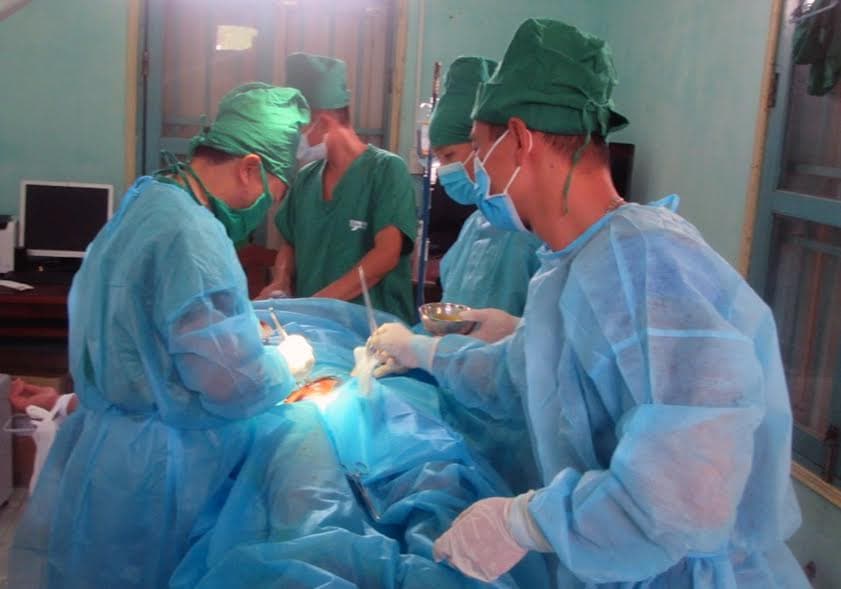 Bệnh xá đảo Sơn Ca cấp cứu thành công ngư dân bị viêm ruột thừa