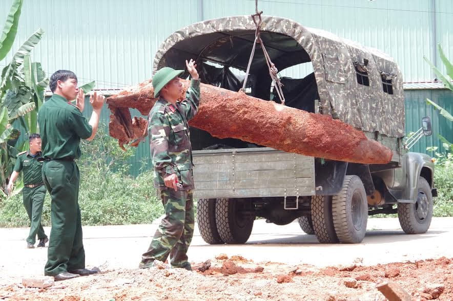 Di dời thành công quả bom gần 500kg tại thành phố Hạ Long