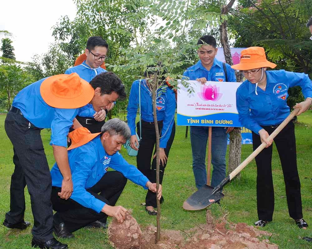 Khai mạc Liên hoan “Thanh niên tiên tiến làm theo lời Bác”, cụm miền Đông Nam Bộ
