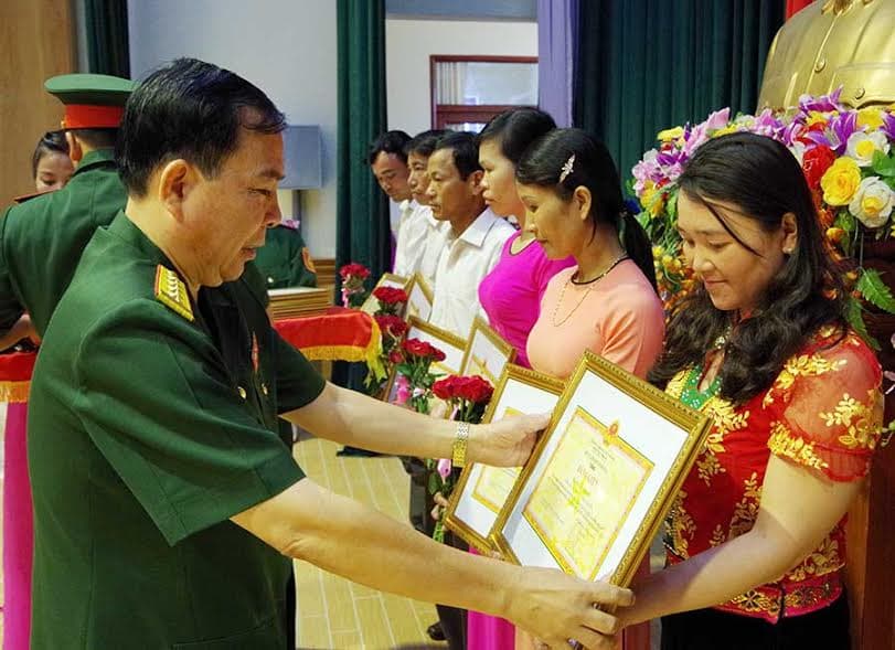 Binh đoàn 16 tôn vinh 76 điển hình tiên tiến