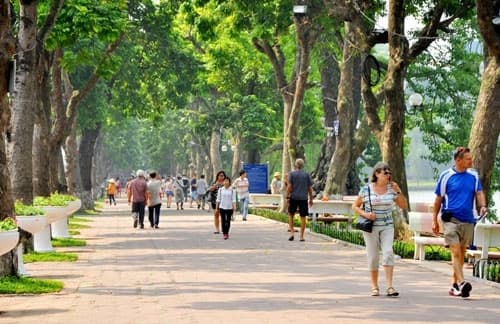 HÀNH VI ĐẸP NƠI DANH THẮNG