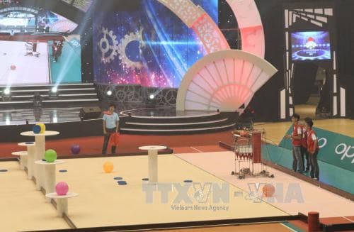 Đội LH - Lightning vô địch cuộc thi sáng tạo Robot Việt Nam năm 2017