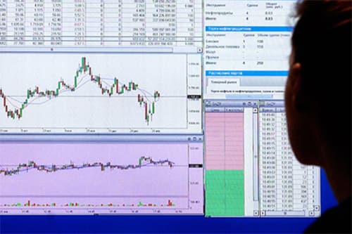 Giá dầu thô thế giới vượt qua mốc 50 USD/thùng