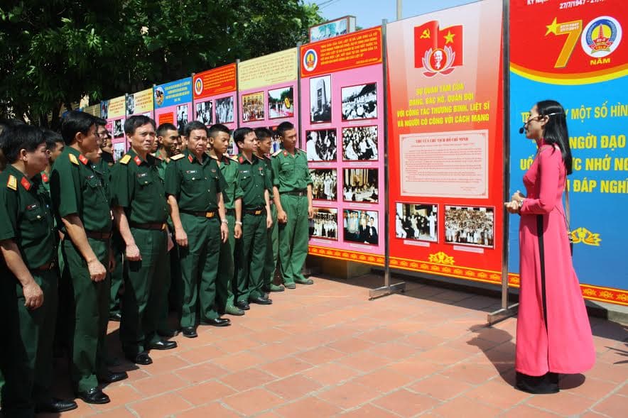 Khai mạc triển lãm “Sáng ngời đạo lý uống nước nhớ nguồn, đền ơn đáp nghĩa”