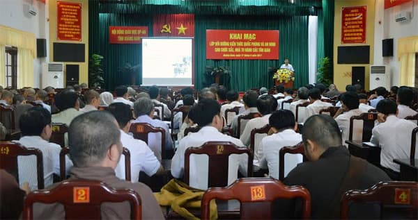 Quảng Nam bồi dưỡng kiến thức QP-AN cho chức sắc, nhà tu hành các tôn giáo
