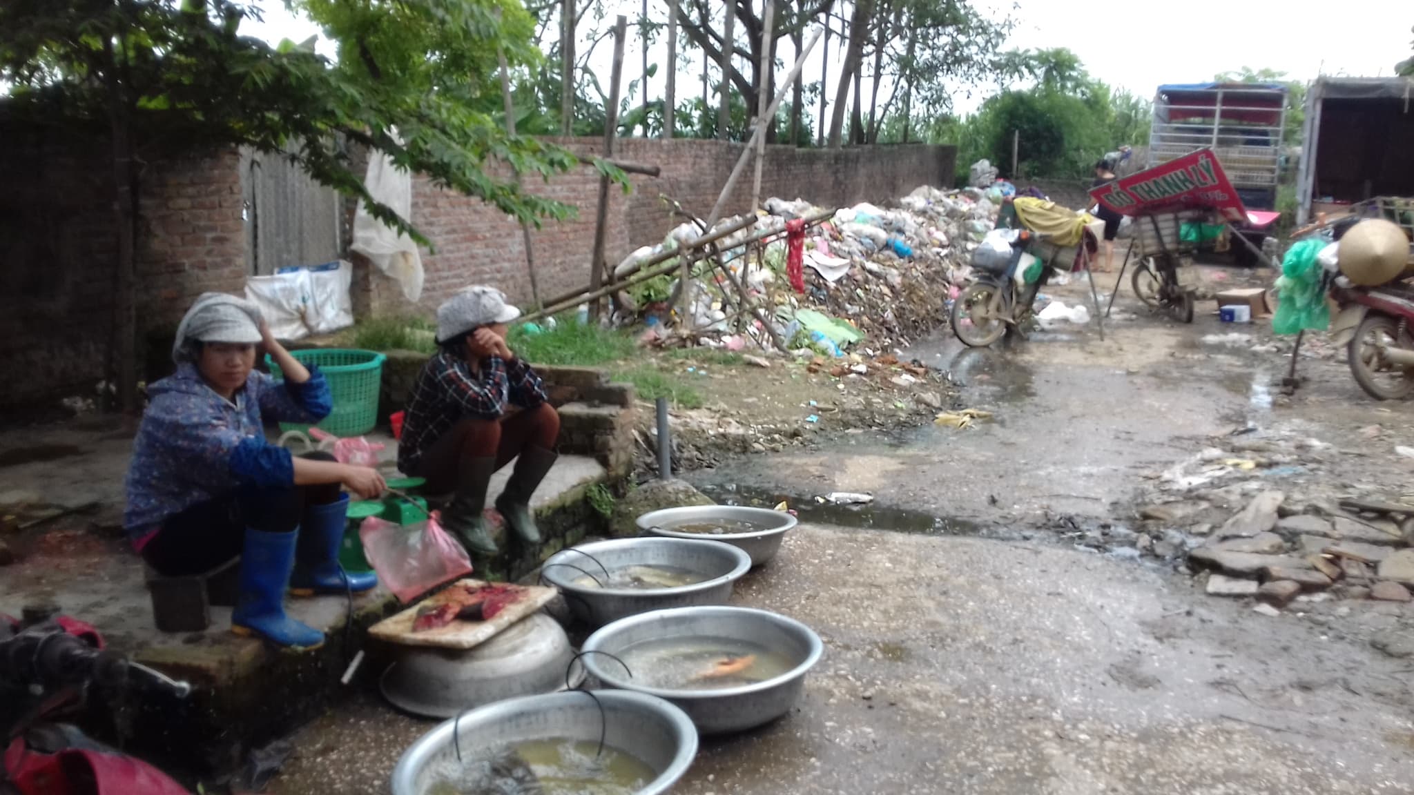 Chợ Bương bị ô nhiễm nặng nề