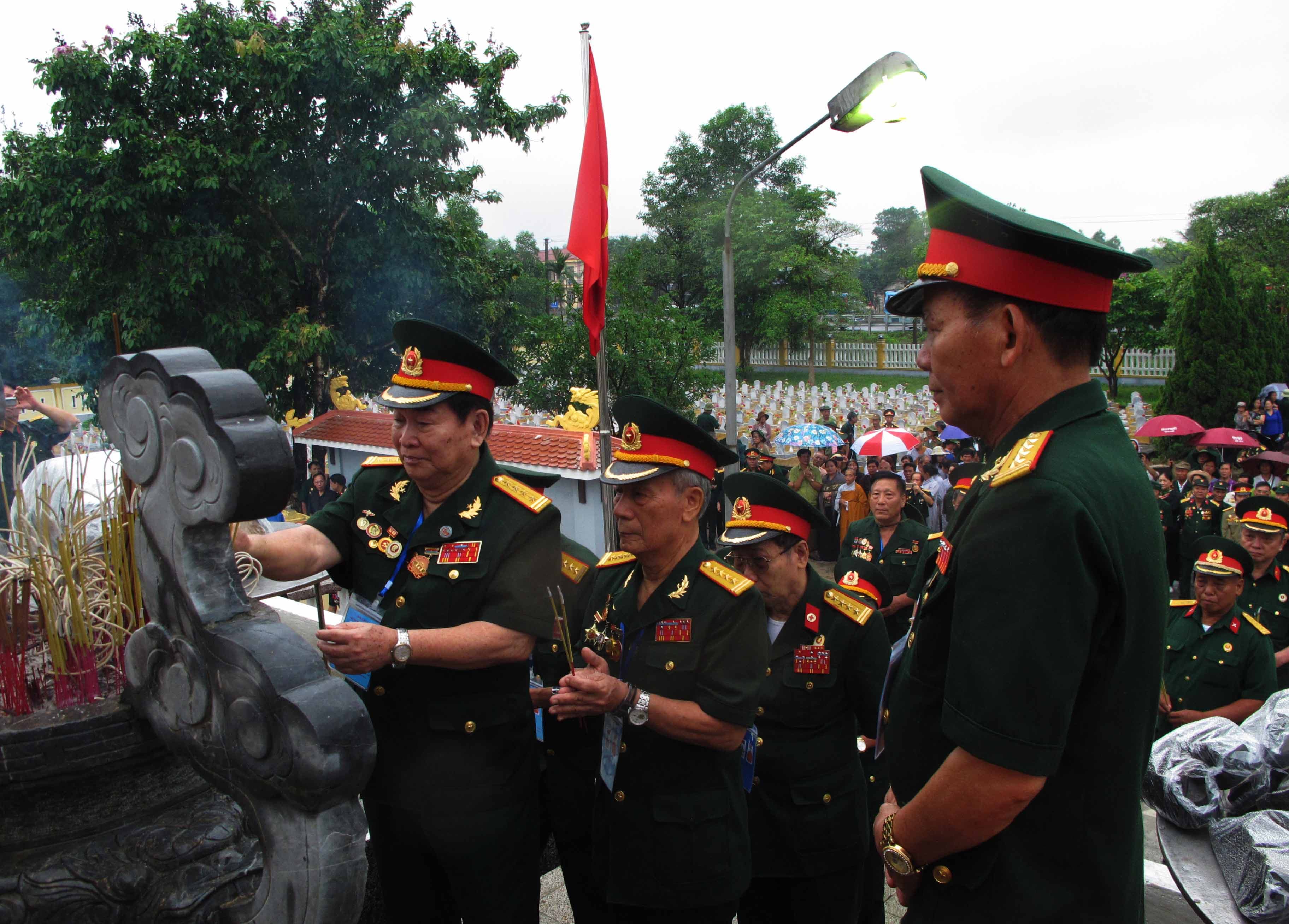 CCB Trung đoàn 18, Sư đoàn 325 (Quân đoàn 2) tri ân các anh hùng liệt sĩ