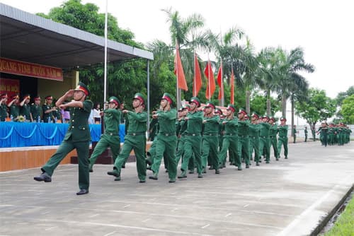 Các đơn vị tổ chức lễ tuyên thệ chiến sĩ mới năm 2017