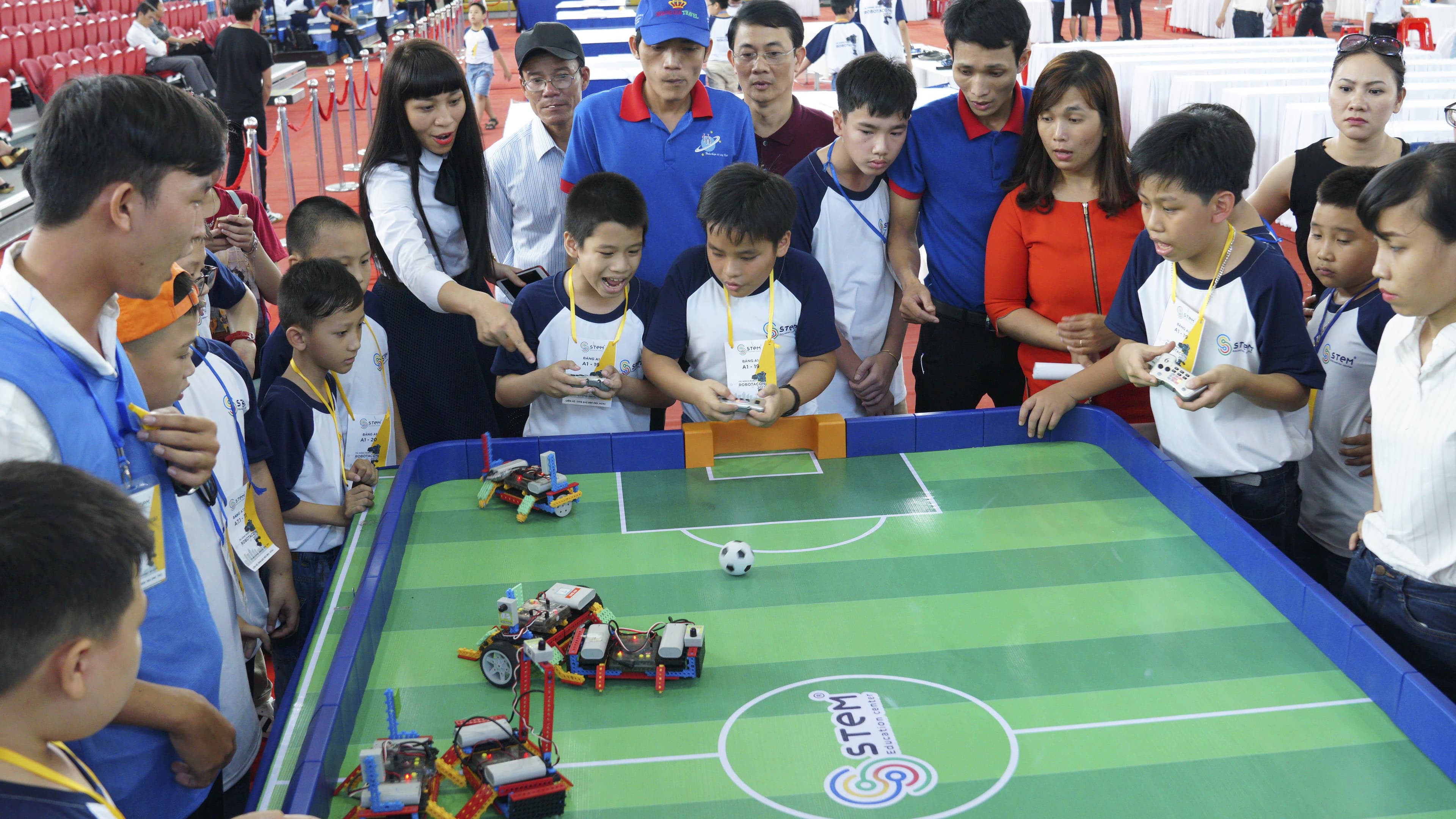 Thỏa sức sáng tạo với Robotacon 2017