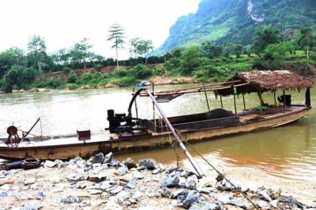 Thông tin từ đường dây nóng