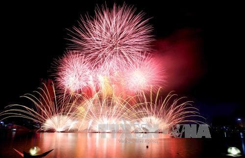 Lễ hội pháo hoa Quốc tế Đà Nẵng 2017: Đi đến tận cùng cảm xúc trong đêm pháo hoa Thủy