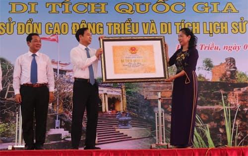 Thị xã Đông Triều đón 2 bằng di tích lịch sử quốc gia
