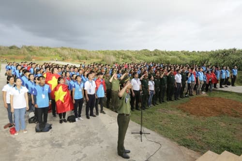 “Sinh viên với biển đảo Tổ quốc 2017” – Khơi dậy tình yêu biển, đảo quê hương