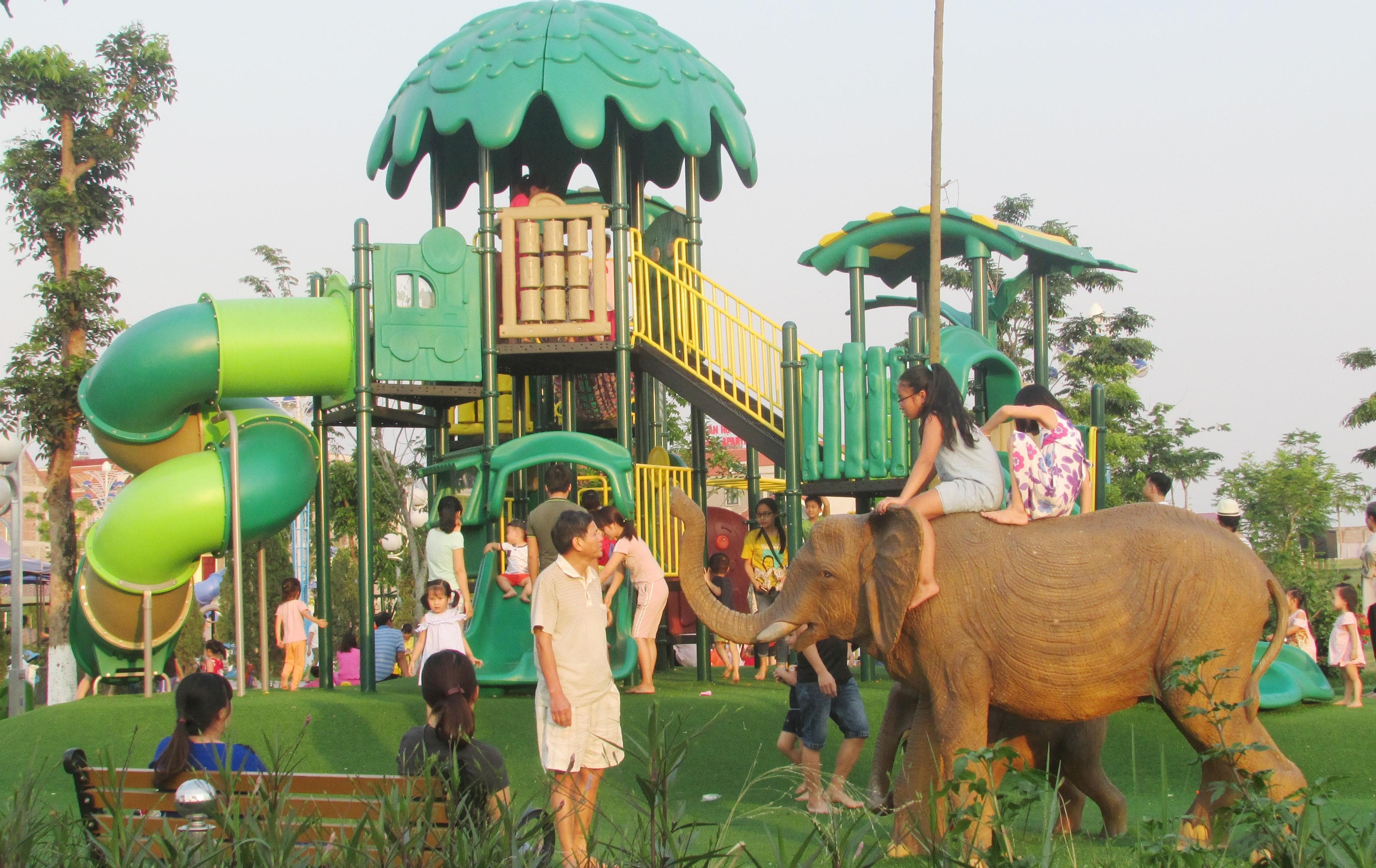 Mô hình sân chơi miễn phí cho trẻ