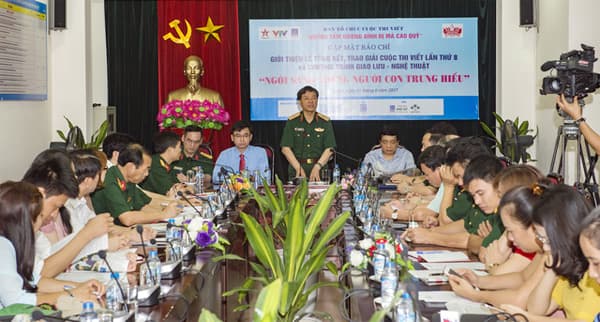 LÀM ĐẸP THÊM VƯỜN HOA "NGƯỜI TỐT, VIỆC TỐT"