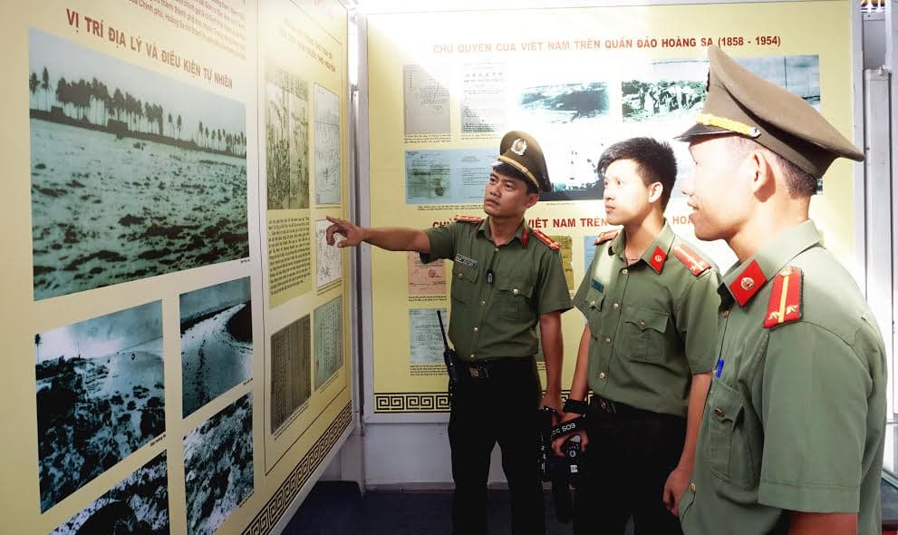 Khai mạc triển lãm “Di sản Văn hóa biển, đảo Việt Nam”
