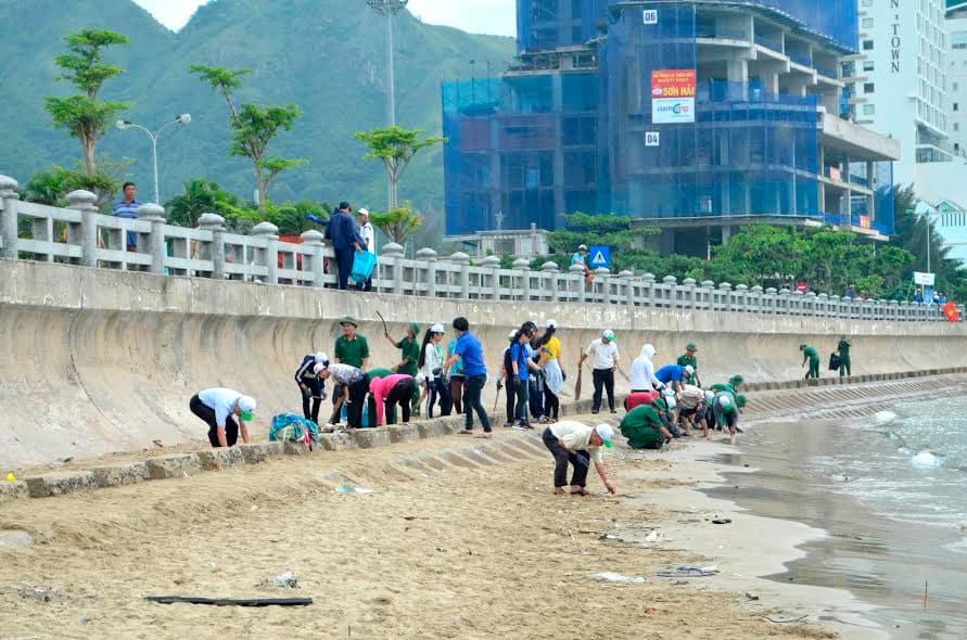 Mít tinh hưởng ứng Ngày Môi trường thế giới