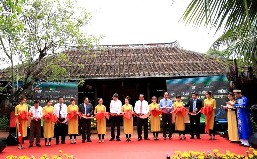 Khai mạc Festival Tơ lụa, Thổ cẩm Việt Nam và thế giới năm 2017