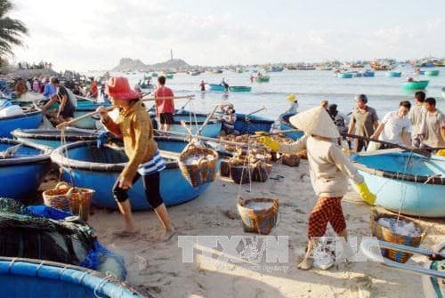 Cảnh giác với những lời sáo rỗng, mị dân, xuyên tạc sự thật