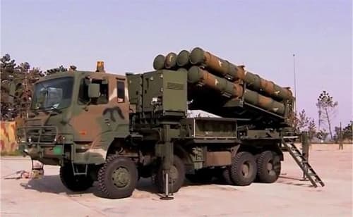 Hàn Quốc bắt đầu sản xuất tổ hợp tên lửa phòng không nội địa