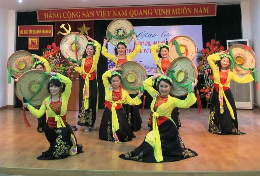 Giao lưu hát ru, hát dân ca các hội phụ nữ cơ quan Tổng cục Chính trị